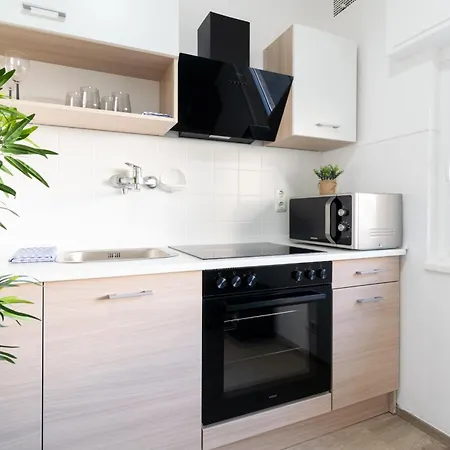 Livesto Easycity - Im Herzen Von Am Hbf, Messe, Fom 3*